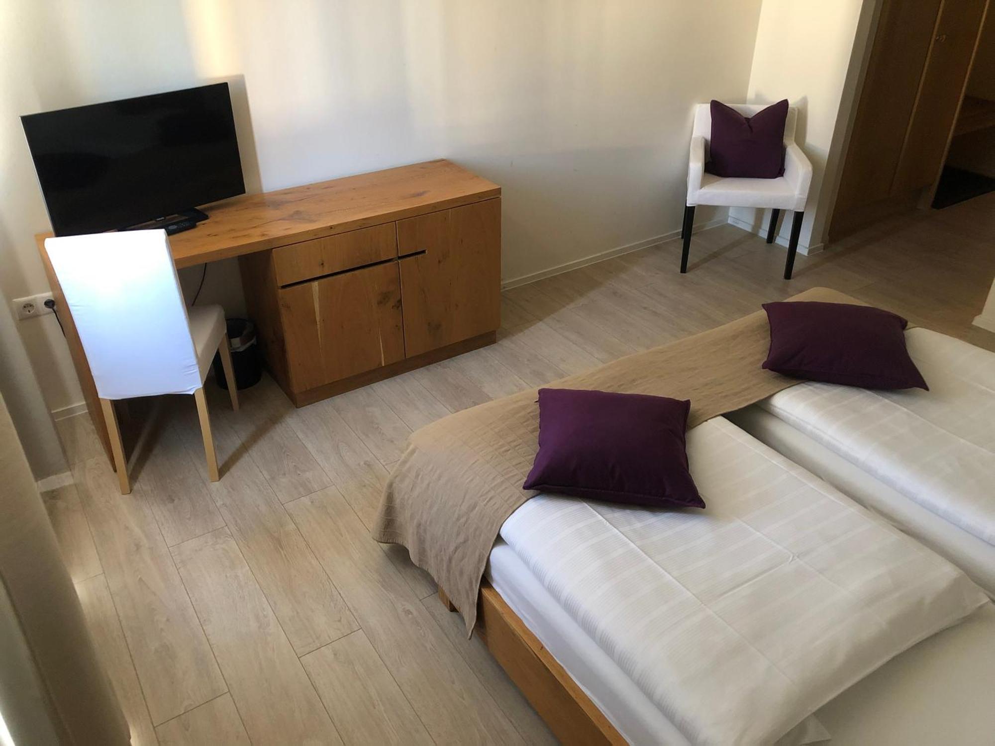 Hotel Restaurant Goldenes Ross Gollheim Zimmer foto
